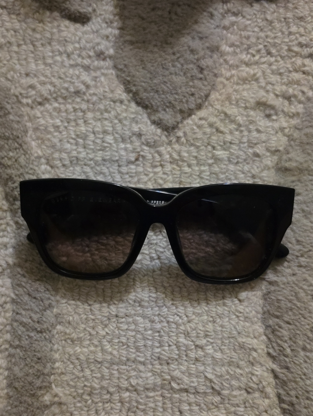 DIFF Classic Black Cat-Eye Women's Sunglasses